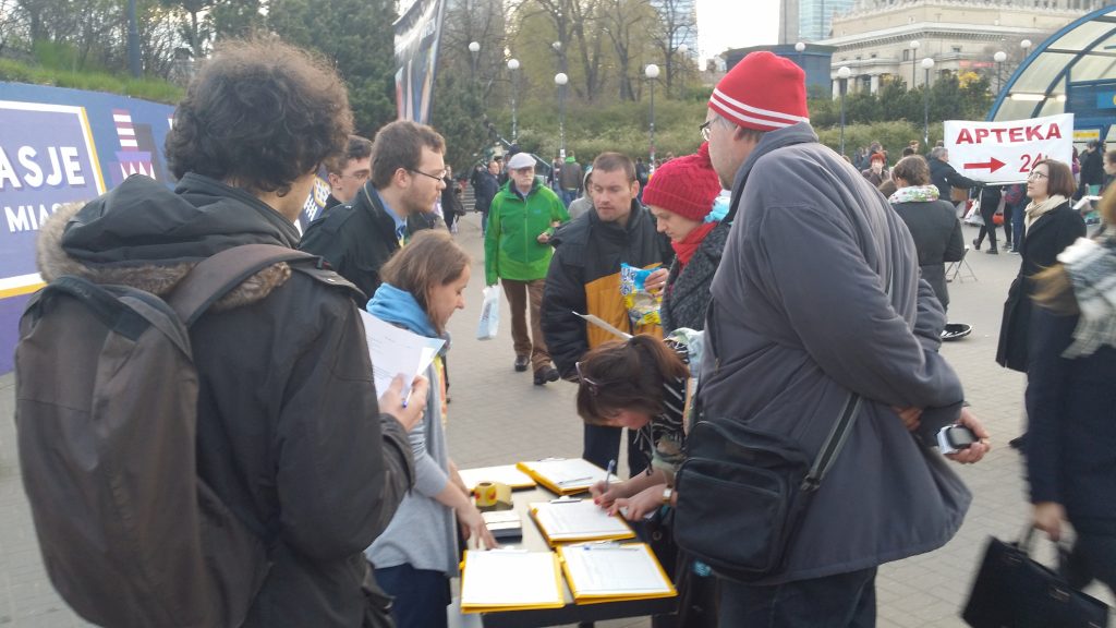 zbieranie podpisow patelnia 17.04.2015