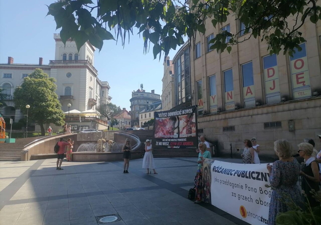 Różaniec w Bielsku-Białej zgromadził liczne grono uczestników